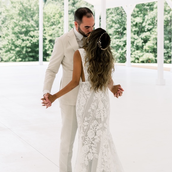 Emma Katzka Athena Halo - Picture 6 of 11